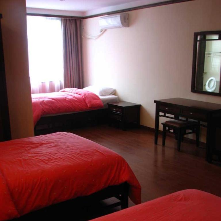 Bajie Youth Hostel Жангжиаже Екстериор снимка
