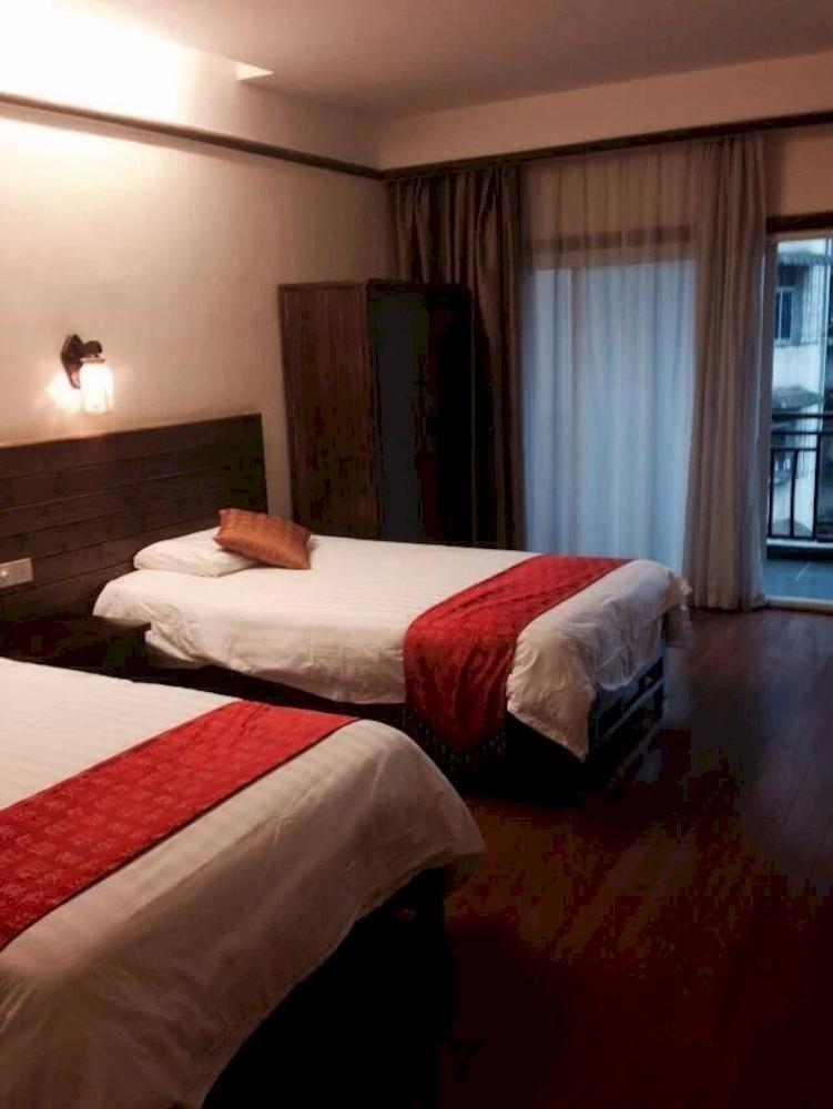Bajie Youth Hostel Жангжиаже Екстериор снимка