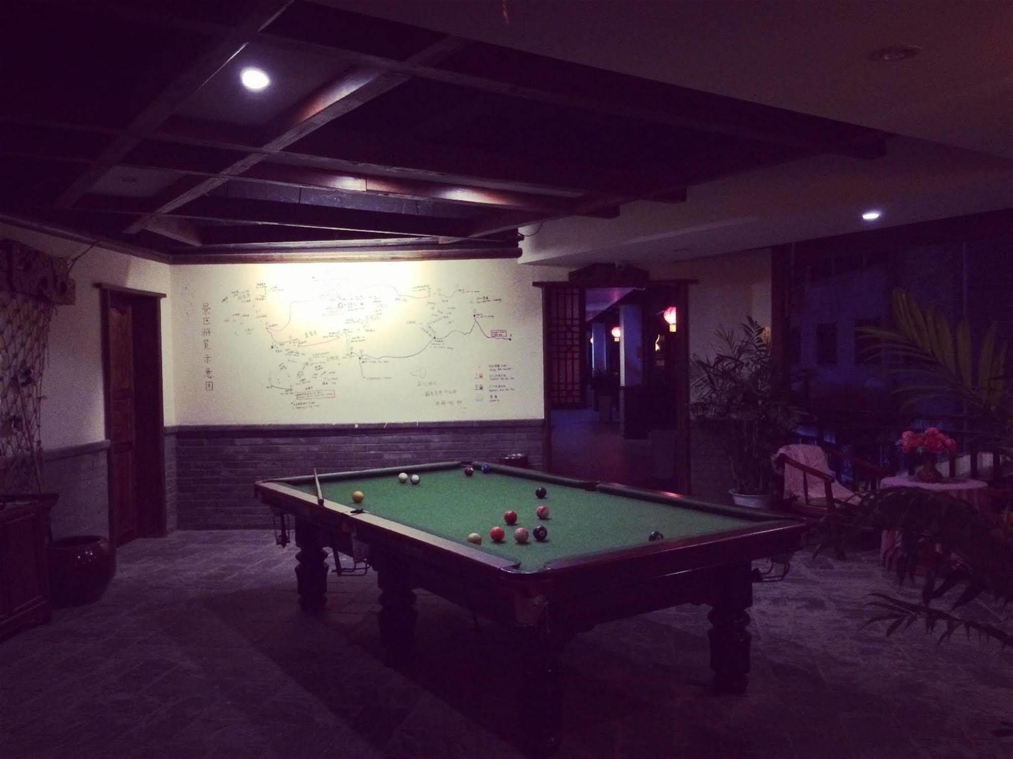 Bajie Youth Hostel Жангжиаже Екстериор снимка